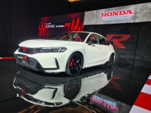 Gelar Hot Hatch of the Year untuk Ketiga Kalinya Diraih Honda Civic Type R di Auto Express Awards 2025